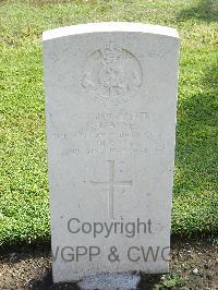 Naples War Cemetery - Katse, K