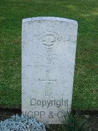 Naples War Cemetery - Lewis, Frank George