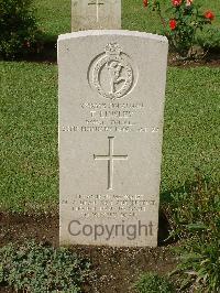 Naples War Cemetery - Linsley, Thomas