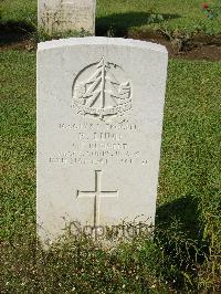 Naples War Cemetery - Lund, Richard