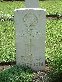 Naples War Cemetery - MacDonald, Glen Robert