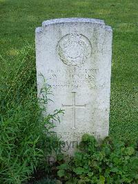 Naples War Cemetery - Miles, W G H