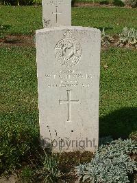 Naples War Cemetery - Reynolds, William Frederick George