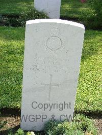 Naples War Cemetery - Riley, Henry