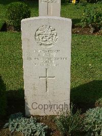 Naples War Cemetery - Twist, John