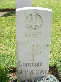 Naples War Cemetery - Tyler, Henry Thomas