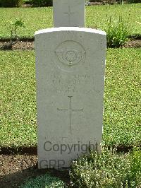 Naples War Cemetery - Wallis, Leslie Kenneth