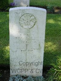 Naples War Cemetery - Wilson, Harold Edward