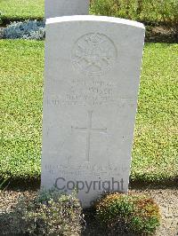 Naples War Cemetery - Wiser, George Victor