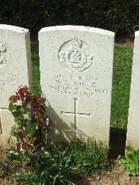 Dernancourt Communal Cemetery Extension - White, W E