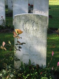 La Kreule Military Cemetery Hazebrouck - Allan, T