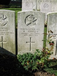 La Kreule Military Cemetery Hazebrouck - Barratt, H