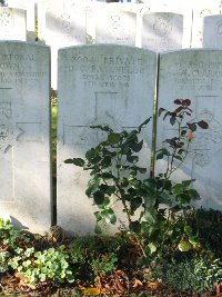 La Kreule Military Cemetery Hazebrouck - Batchelor, D C