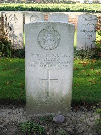La Kreule Military Cemetery Hazebrouck - Clark, George Frederick
