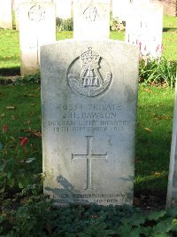 La Kreule Military Cemetery Hazebrouck - Dawson, J H