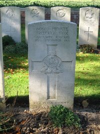 La Kreule Military Cemetery Hazebrouck - Fox, Frederick