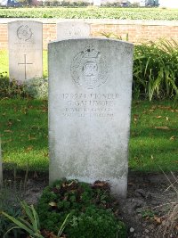 La Kreule Military Cemetery Hazebrouck - Gallimore, G