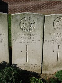 La Kreule Military Cemetery Hazebrouck - Gates, Albert William