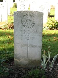 La Kreule Military Cemetery Hazebrouck - Hall, Horace
