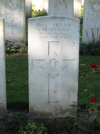 La Kreule Military Cemetery Hazebrouck - Henderson, A