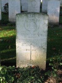 La Kreule Military Cemetery Hazebrouck - Howitt, W