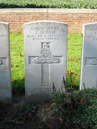 La Kreule Military Cemetery Hazebrouck - Hudson, James