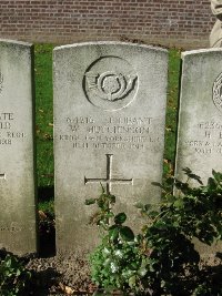 La Kreule Military Cemetery Hazebrouck - Hutchinson, William