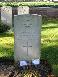 La Kreule Military Cemetery Hazebrouck - Jones, Basil