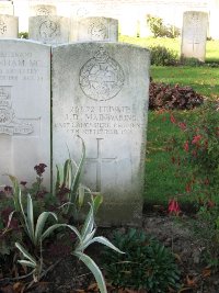 La Kreule Military Cemetery Hazebrouck - Mainwaring, J D