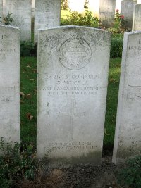 La Kreule Military Cemetery Hazebrouck - McCall, S