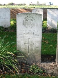 La Kreule Military Cemetery Hazebrouck - Stott, David