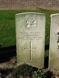 La Kreule Military Cemetery Hazebrouck - Summerfield, Thomas