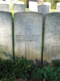 La Kreule Military Cemetery Hazebrouck - Young, Charles Alfred
