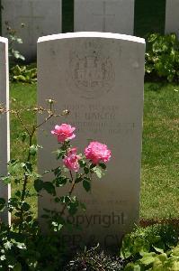 Namps-Au-Val British Cemetery - Baker, Laurence Frederick