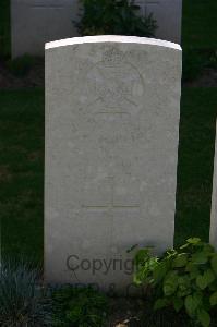 Namps-Au-Val British Cemetery - Bayliss, J W