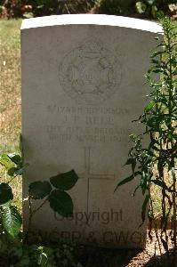 Namps-Au-Val British Cemetery - Bell, J F