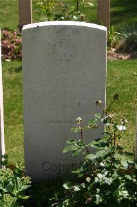Namps-Au-Val British Cemetery - Bennett, John Thomas