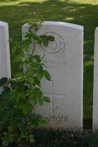 Namps-Au-Val British Cemetery - Bevin, F J