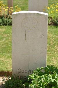 Namps-Au-Val British Cemetery - Blood, Daniel
