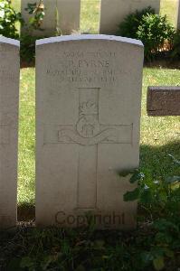 Namps-Au-Val British Cemetery - Byrne, P