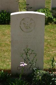 Namps-Au-Val British Cemetery - Chapman, Louis