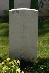 Namps-Au-Val British Cemetery - Cleary, P