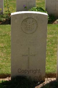 Namps-Au-Val British Cemetery - Clements, G W