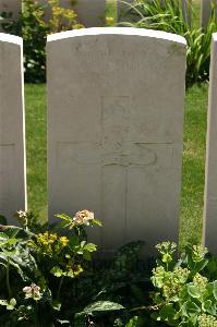 Namps-Au-Val British Cemetery - Cummings, D L