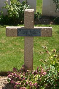 Namps-Au-Val British Cemetery - Ducousseau, P