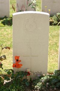 Namps-Au-Val British Cemetery - Eames, W
