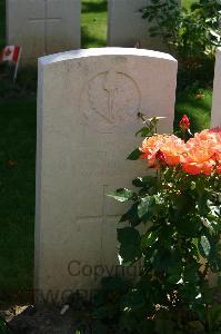 Namps-Au-Val British Cemetery - Ellis, Percival