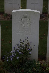 Namps-Au-Val British Cemetery - Evans, F J S