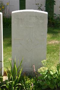 Namps-Au-Val British Cemetery - Fairley, W G