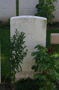 Namps-Au-Val British Cemetery - Gall, Frederick